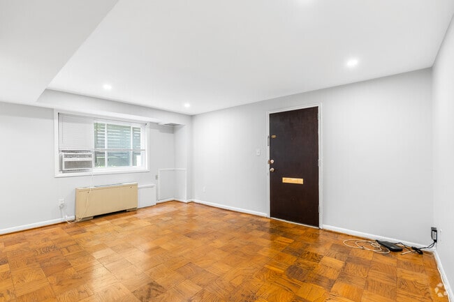 3 habitaciones, 2 baños - 1050 pies cuadrados - Sala de estar