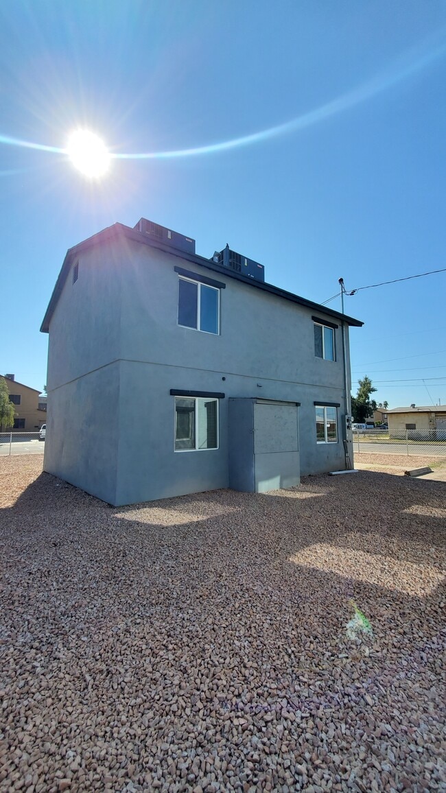 1146 W Apache Street revitalized units - 1146 W Apache St Unit Apt 1