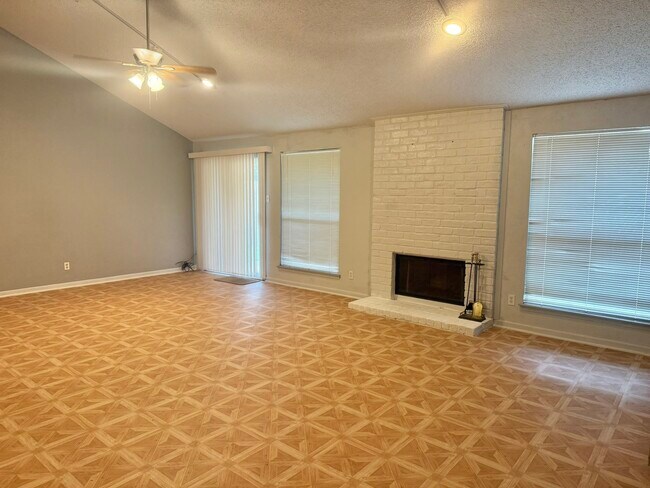 Photo - 10422 Eagle Glen Dr