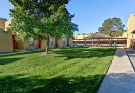 Las Colinas Apts.