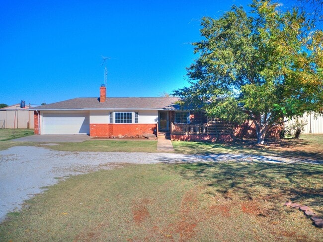 Photo - Beautiful 3 bed 2.5 bath home in the Country
