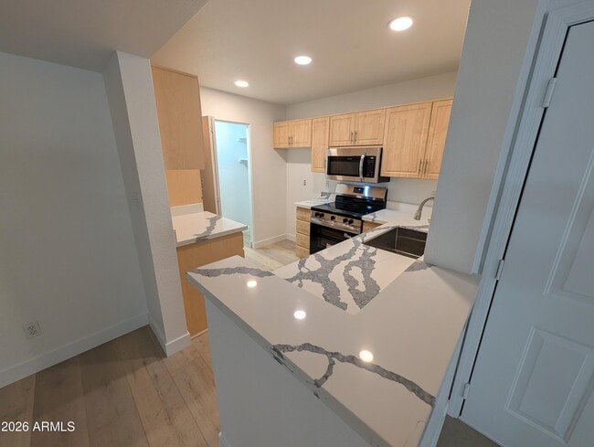 Photo - 1880 E Morten Ave Unidad 101