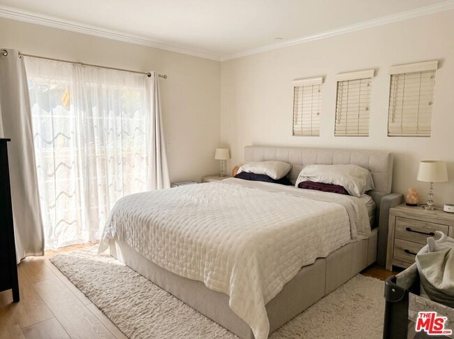 Photo - 4832 Whitsett Ave Unit 105