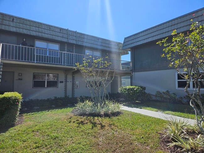 Photo - 743 Flanders Dr