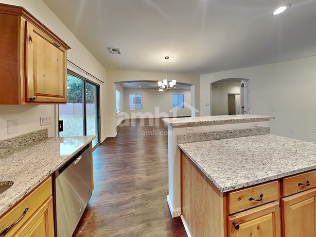 Photo - 119 S Beyerville Pl