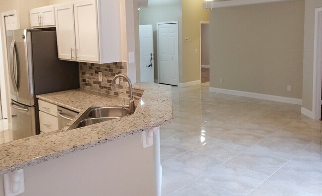 Photo - 3 Bed 2 Bath Lake Mary Home and Schools - ...