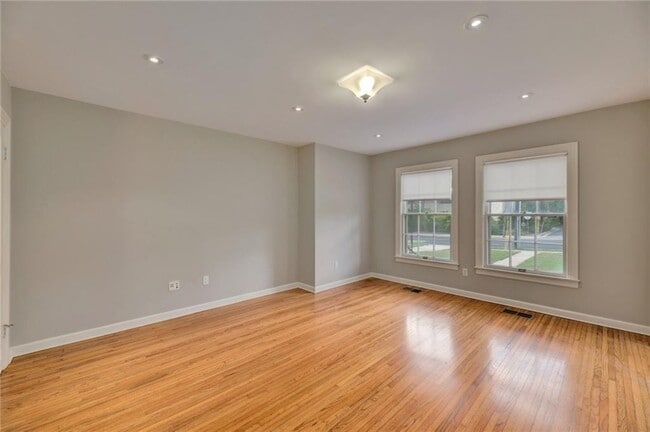 Photo - 2102 Enfield Rd Unit D