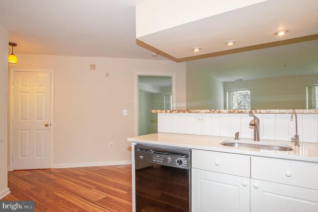 Photo - 5958 Founders Hill Dr Unit 101B