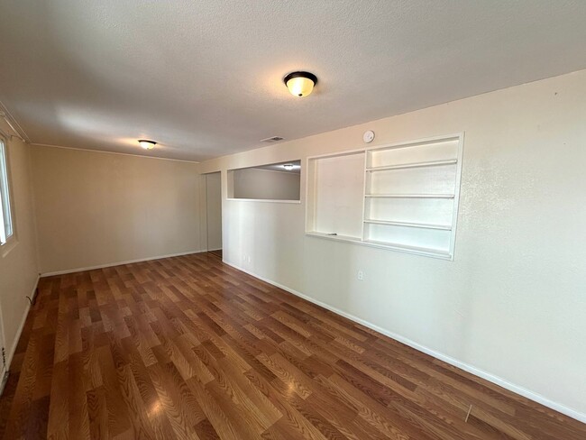 Photo - Biker’s Paradise: Cozy 2BR Duplex Steps from UC Davis & Downtown.