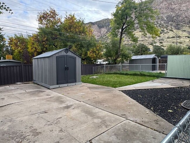 Photo - 4 Bedroom 2 Bath Duplex- Dog Friendly
