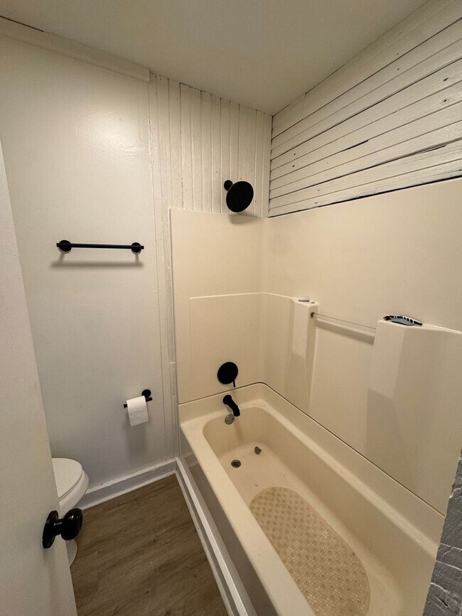 Photo - 2507 Cleveland Ave Unit E