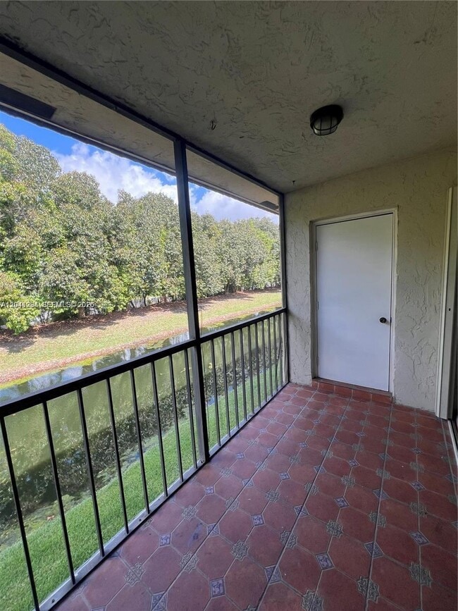 Photo - 379 Lakeview Dr Unidad 205