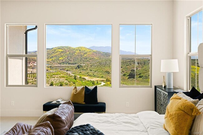 Photo - 128 Mossvine