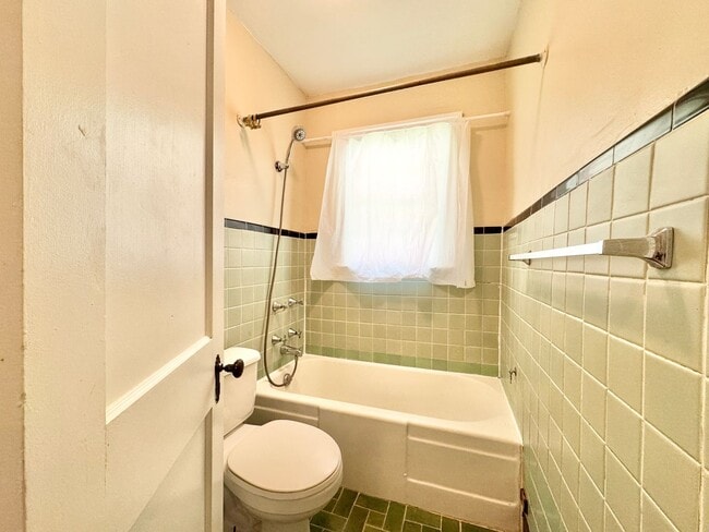 Photo - 920 Lexington Ave