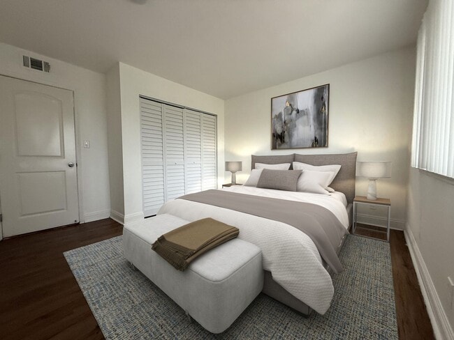 Photo - Charming 2-Bedroom Condominium for Rent in Gated Community!**