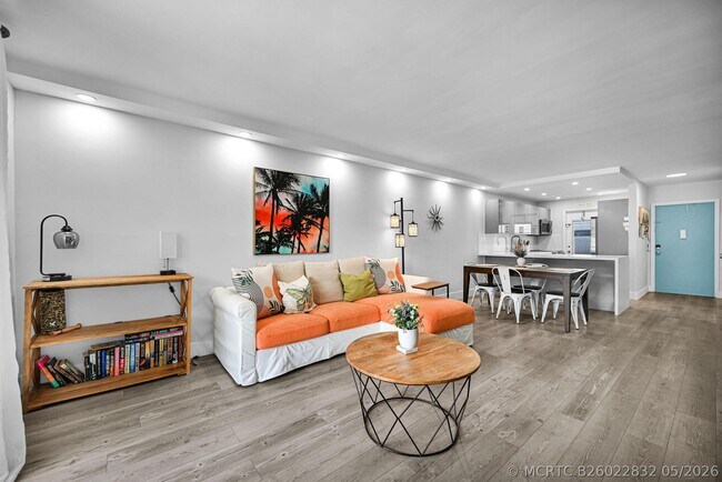 Photo - 400 SE 10th St Unit 303