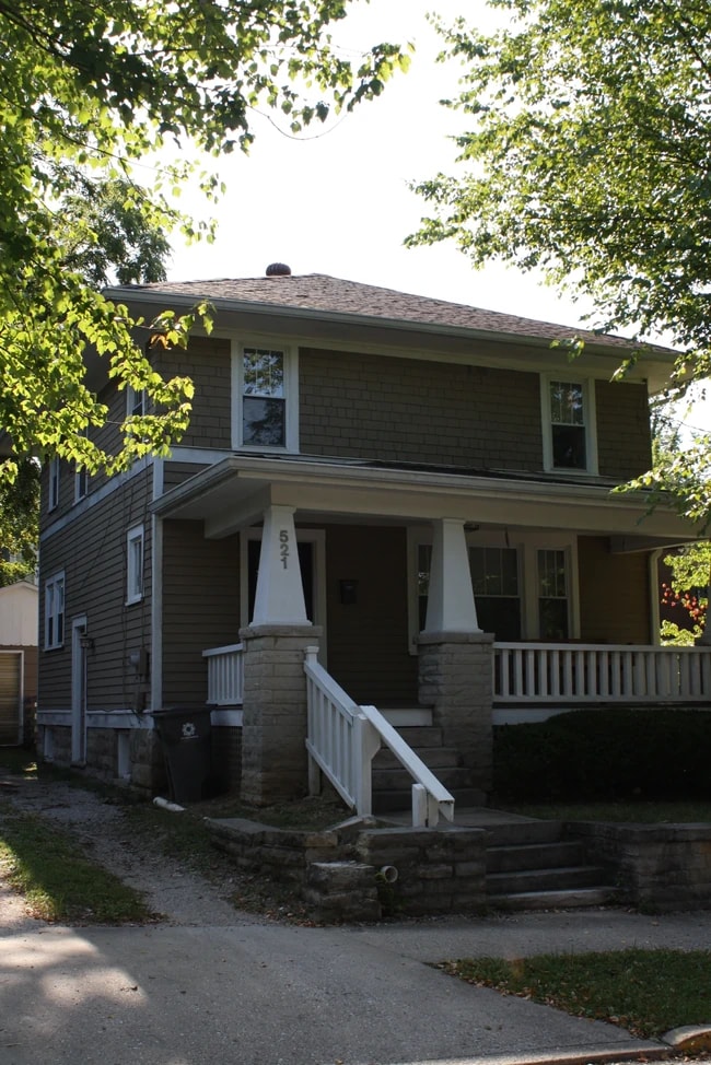 Building Photo - 521 S Fess Ave