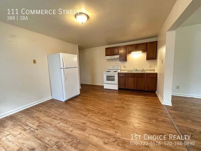 Photo - 111 Commerce St