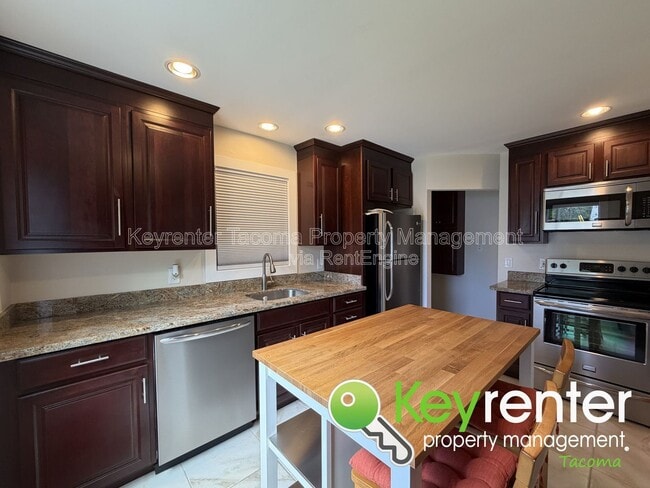 Photo - 1047 S Rochester St