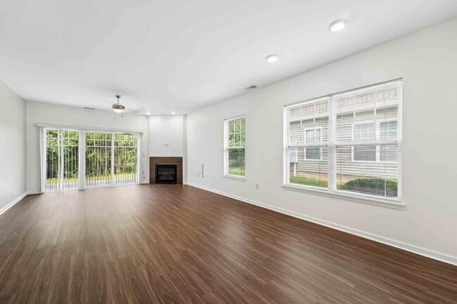 The Links at CenterPointe Townhomes