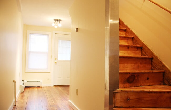 Building Photo - 63 Peru St Unit 1