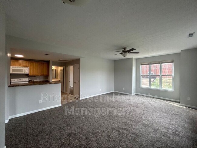 Photo - Lilac Lane 3658-3