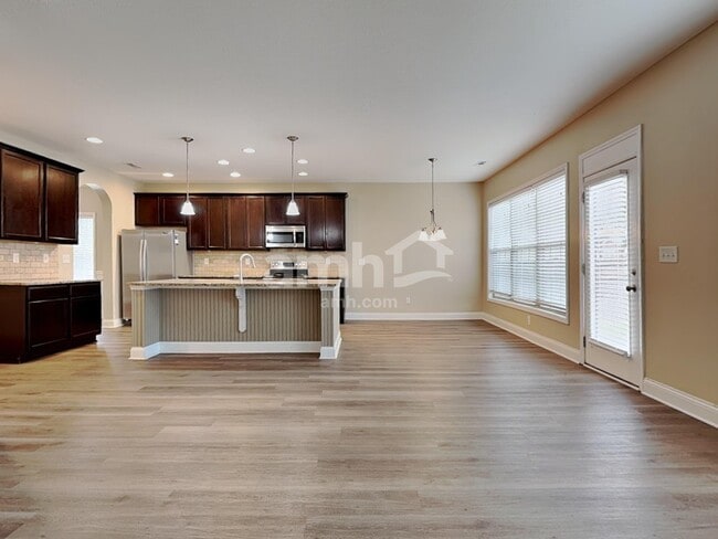 Photo - 3419 Greentree Ln