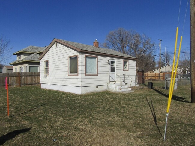Building Photo - 911 N 3rd Ave