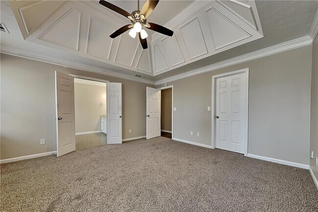 Photo - 405 Aristocrat Dr SW