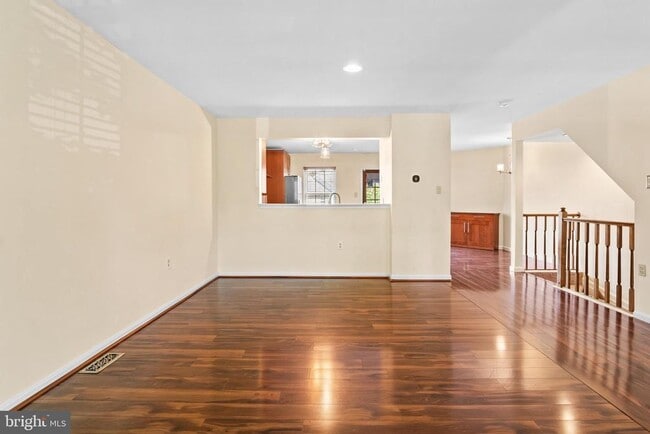 Photo - 26 Wessex Ct