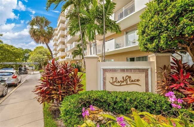 Building Photo - 1455 N Treasure Dr Unit 6N