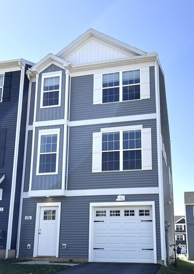 End Unit Townhome - End Unit Townhome