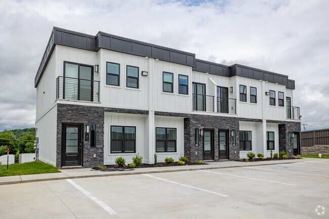 Hickory Grove Blvd - 111