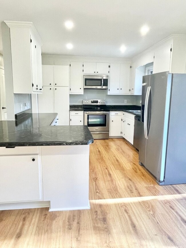 Photo - 328 Wellington Way