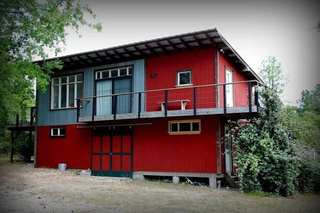 Building Photo - 143 Davis Rd