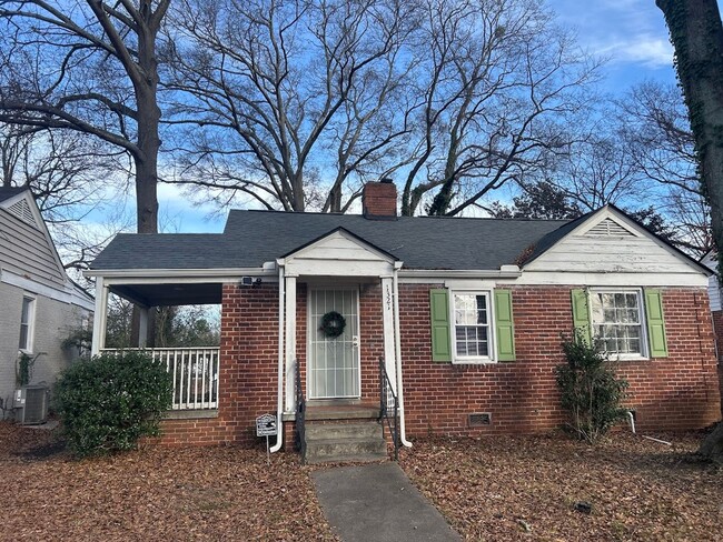 4 Bed and 2 Bath in Atlanta! - 4 Bed and 2 Bath in Atlanta! Casa