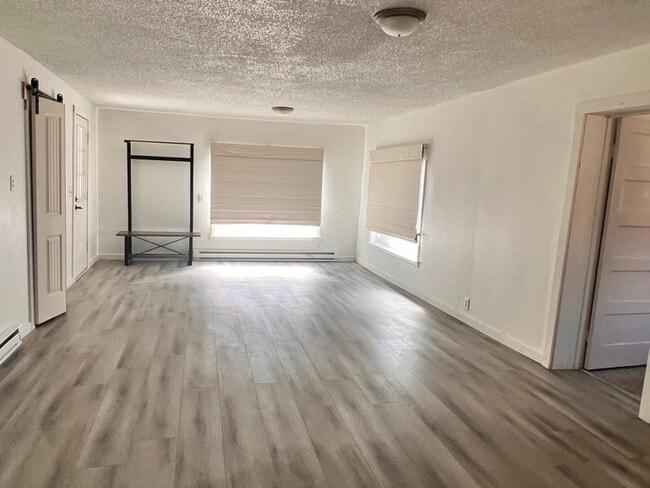 Building Photo - 333 Cedar Ave