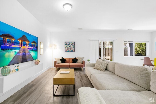 Building Photo - 1123 NE 23rd Terrace Rental