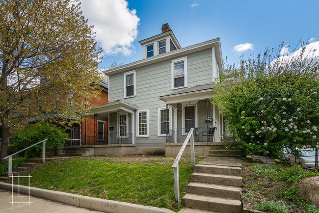 Building Photo - 860-862 Dennison Ave Unit 862 Dennison Ave