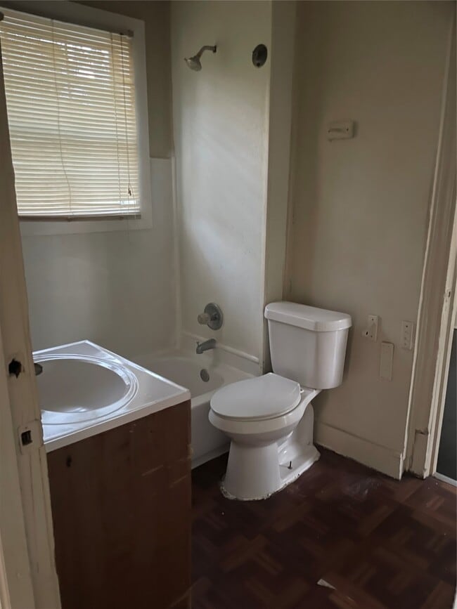 Photo - 3310 Campbell St