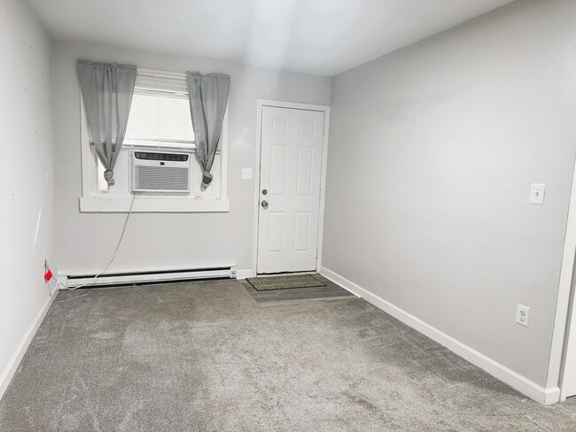 Photo - 2252 Reuben St