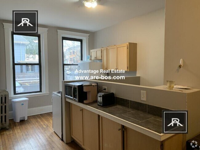 Building Photo - 4 bedroom in Allston MA 02134 Unit 23 Rental