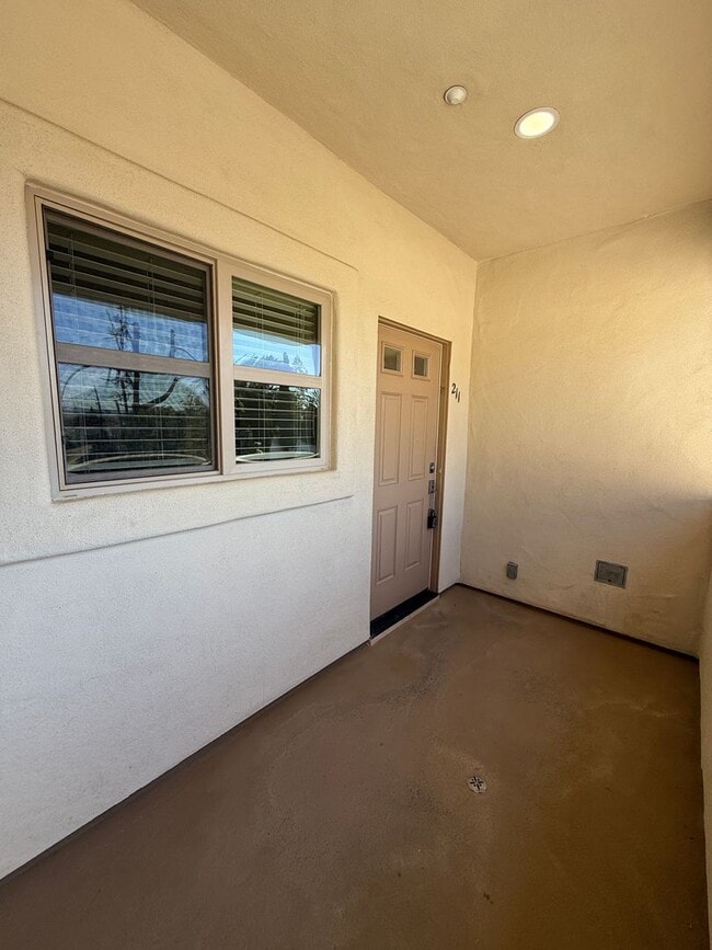 Photo - B11110E Unidad 211