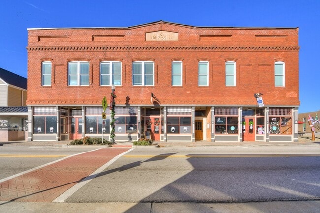 Building Photo - 2 Bedroom 1 Bath Apartment in Harlem Unit 1