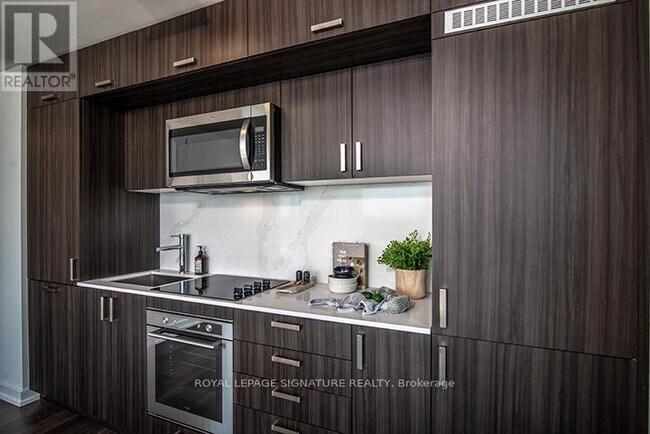 Photo - 18 Erskine Ave Unit 1809
