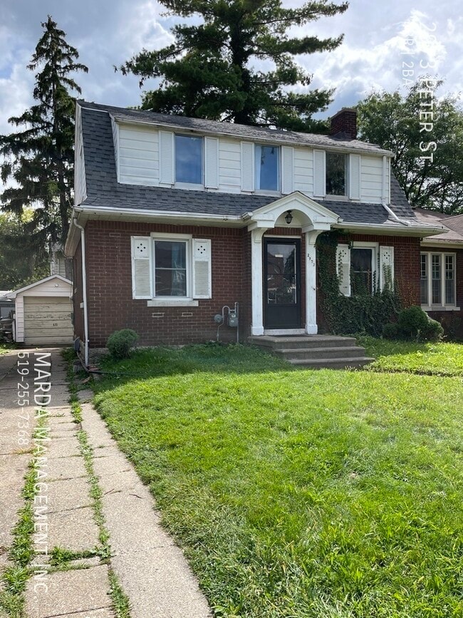 Building Photo - CHARMING 4 BED/2 BATH HOUSE NEAR UofW PLUS UTILITIES! 1/2 MON FREE!!