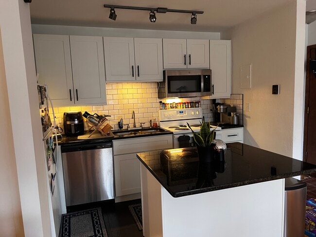 New Kitchen Island - Lexington Court