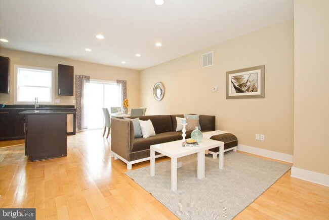 Photo - 1118 Wallace St