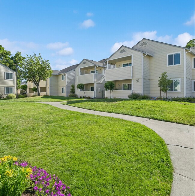 Emerald Pointe