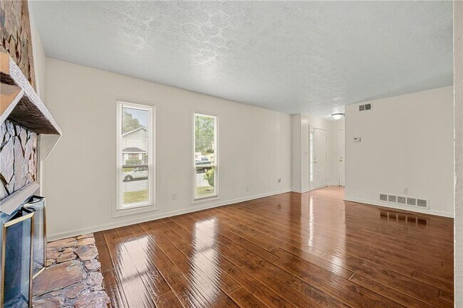 Photo - 6400 Oak Chase Ln